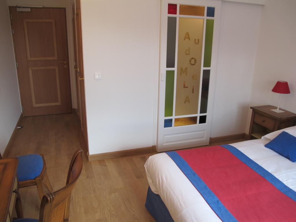 Au Domelia Provinois Hotel Cerneux Bilik gambar
